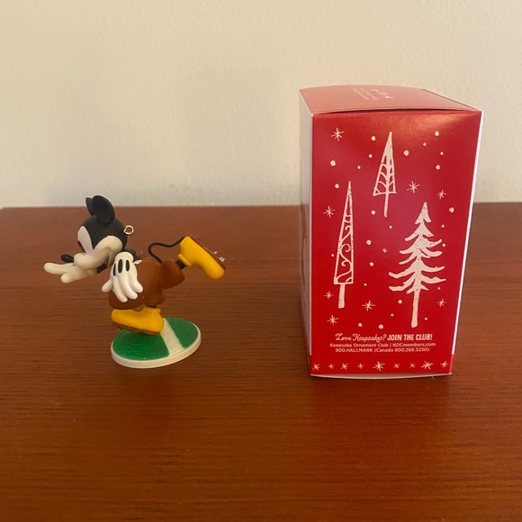 Hallmark Mickey's Movie Mouseterpieces #5 Ornament - Picture 2 of 6